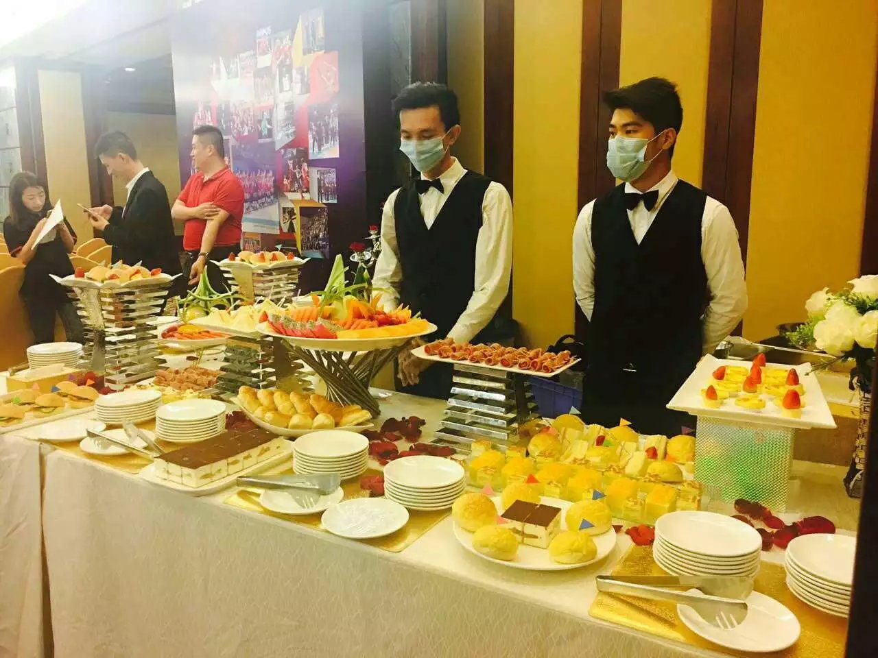 煜成餐飲有限公司，甜點(diǎn)冷餐專業(yè)服務(wù)