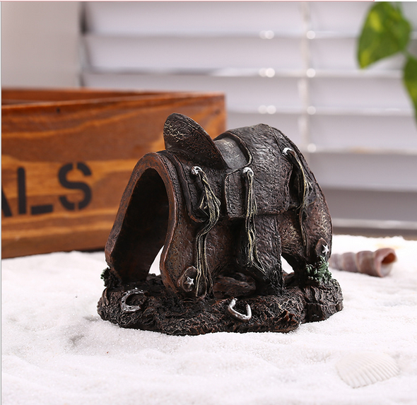 水族工藝品廠家直銷批發(fā)天然樹(shù)脂材武士與馬鞍水族工藝品批發(fā)