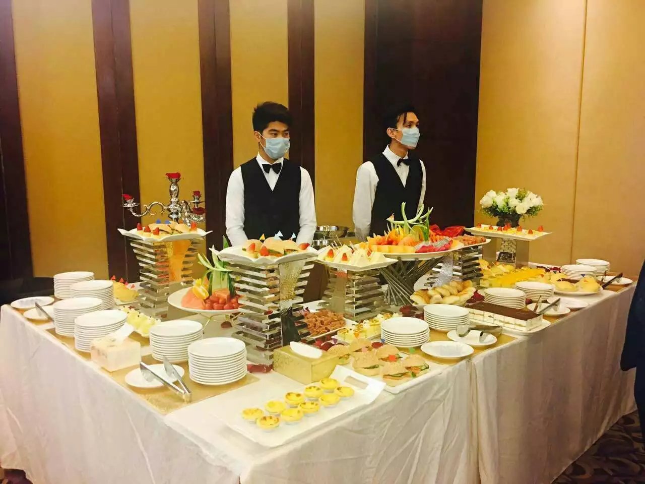 煜成餐飲有限公司，甜點(diǎn)冷餐專業(yè)服務(wù)