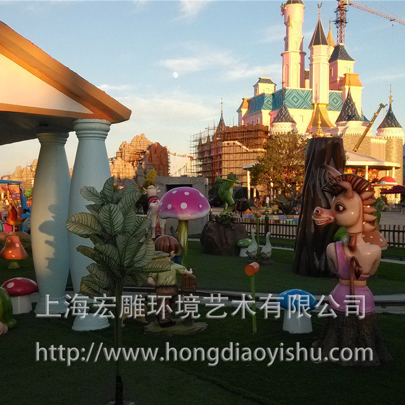供應(yīng)上海園林景觀卡通動(dòng)漫迪士尼造型雕塑室外景觀擺設(shè)玻璃鋼道具定制