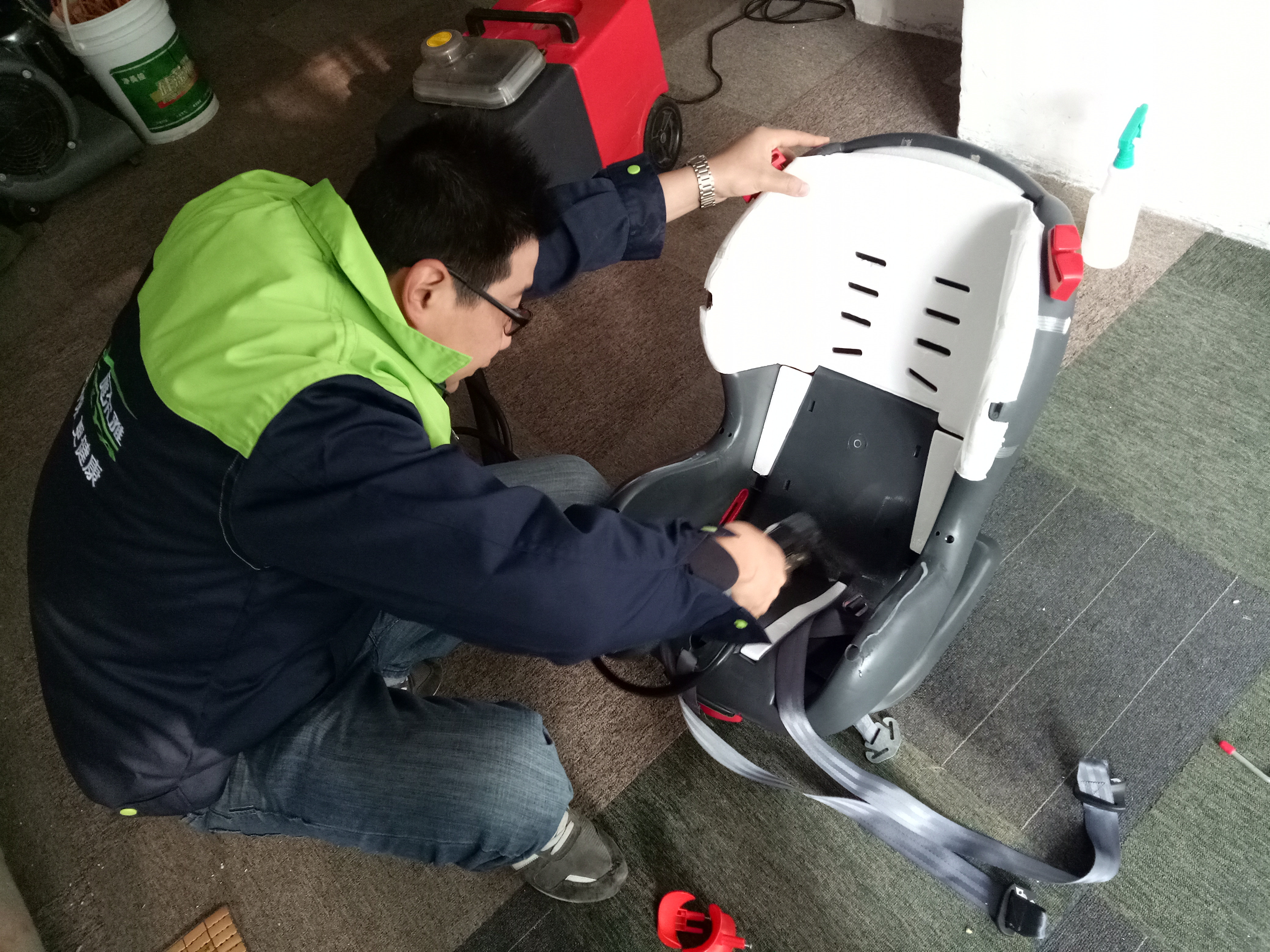 青島嶗山區(qū)兒童安全座椅清洗哪家好@青島兒童安全座椅清洗報(bào)價(jià)