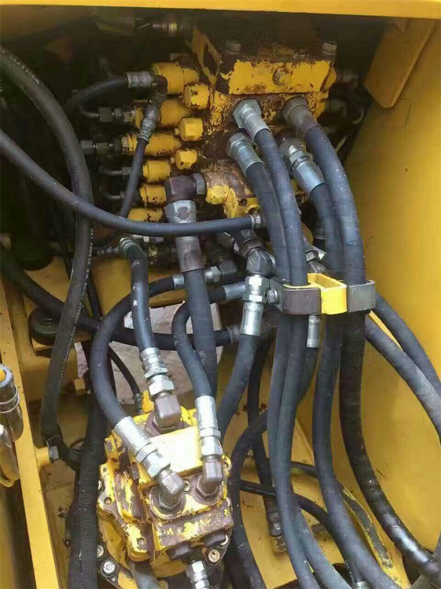 二手小松120-6挖掘機