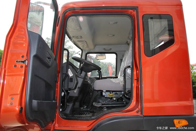 東風(fēng)多利卡D9方向盤 東風(fēng)多利卡D9方向盤儀表