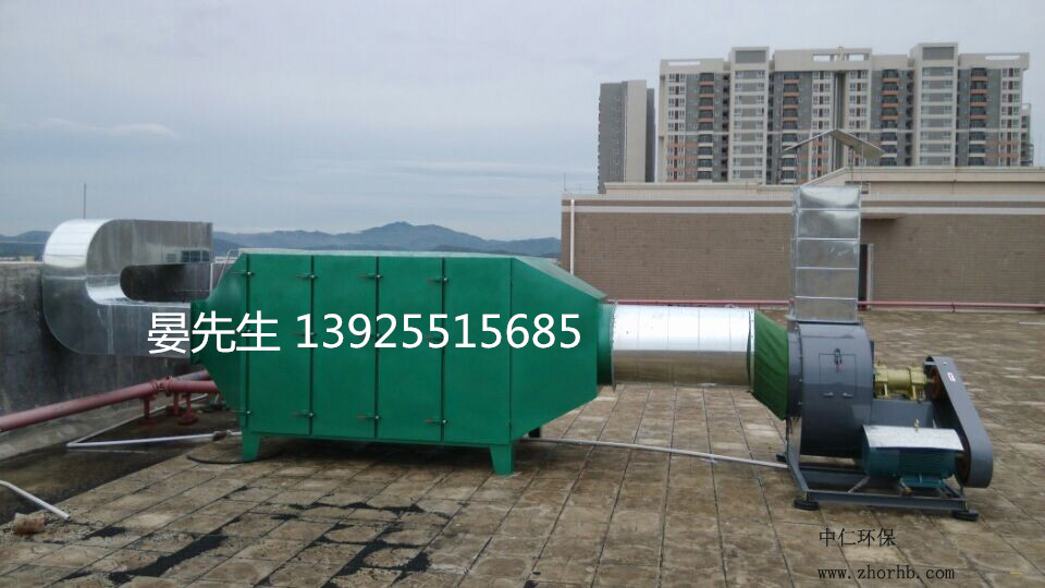 東莞活性炭吸附塔-中仁環(huán)?；钚蕴课窖b置