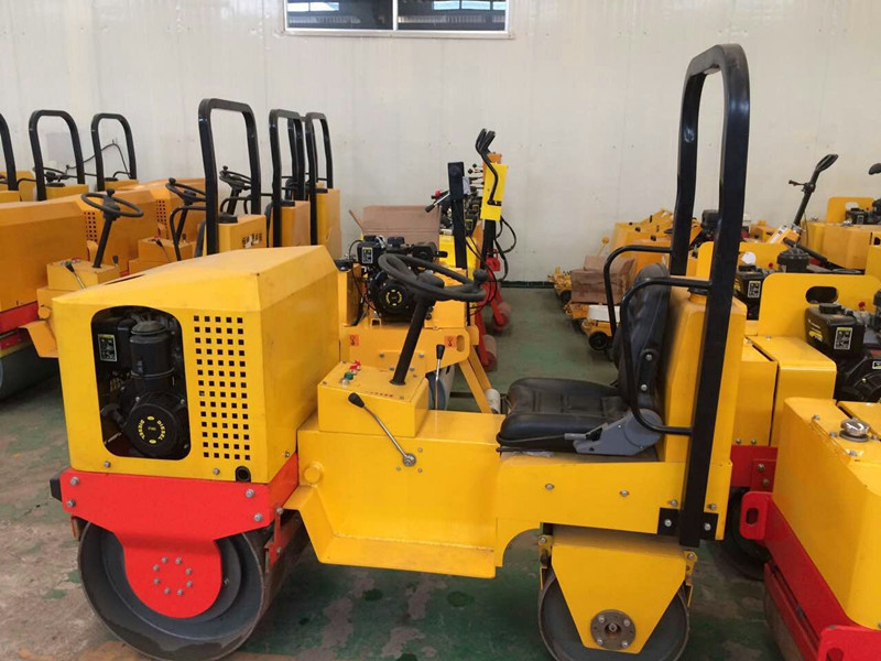 供應(yīng)3噸全液壓雙鋼輪壓路機