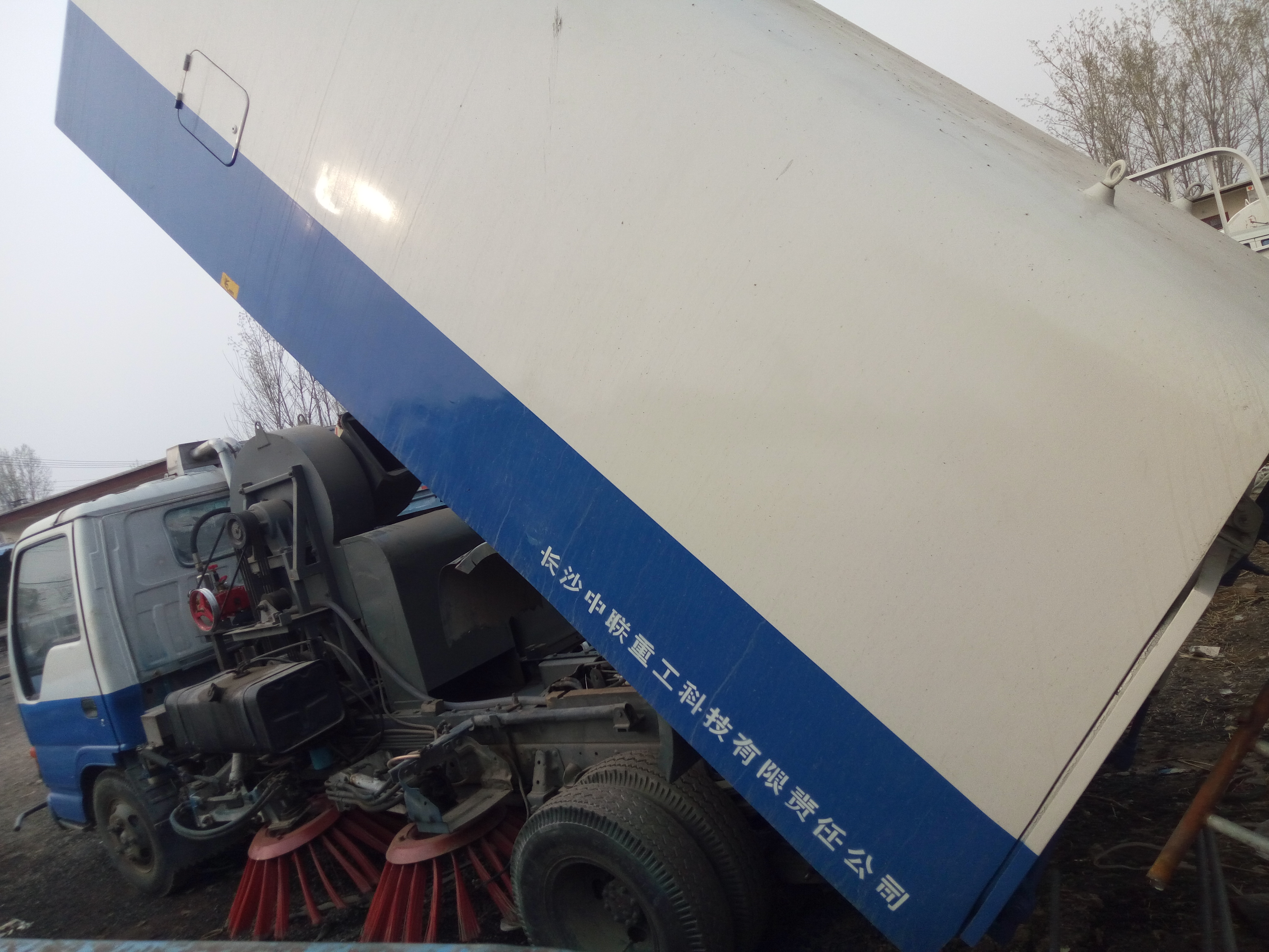 掃地車出售  二手掃地車哪里有賣 二手掃地車價(jià)格