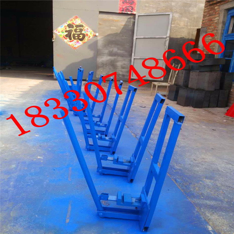 彩鋼廣告扣板機(jī)設(shè)備  75 45F扣板機(jī) 18330748666