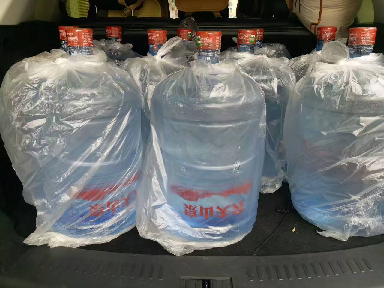 佛山桶裝水商家 禪城區(qū)桶裝水商家 南海區(qū)桶裝水商家 南海區(qū)桶裝水哪家便宜 南海區(qū)桶裝水批發(fā)