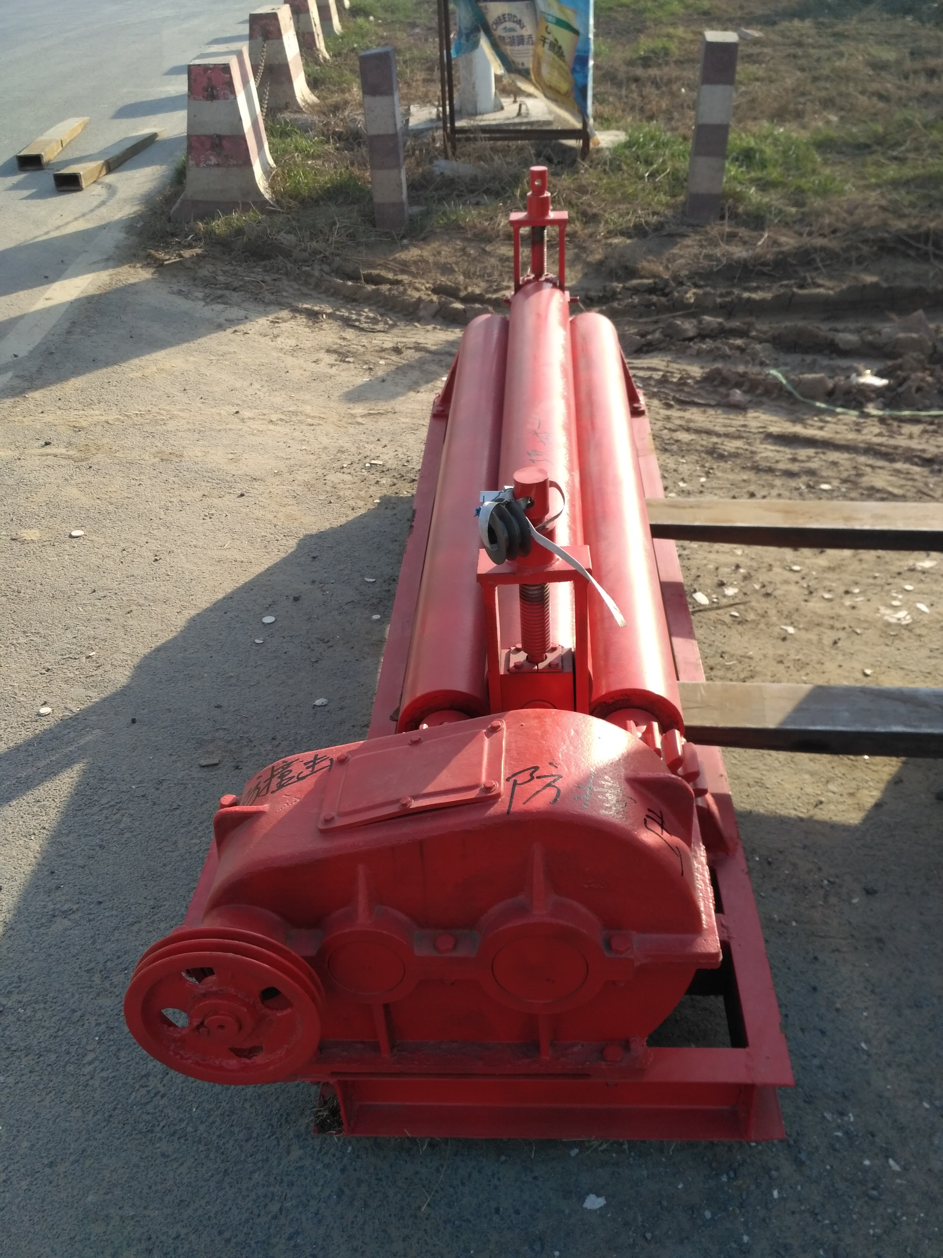 加氣塊 磚頭 煤矸石粉碎機(jī) 破碎機(jī) 破碎機(jī) 粉碎機(jī)