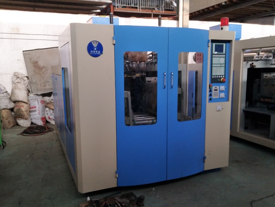 供應(yīng)550ml礦泉水瓶飲料瓶全自動吹瓶機(jī) 礦泉水瓶飲料瓶吹瓶機(jī)