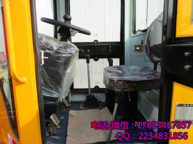 中首重工，廠家自營(yíng)：小型裝載機(jī)，小鏟車，支持定做 裝載機(jī)，小型裝載機(jī)，小鏟車