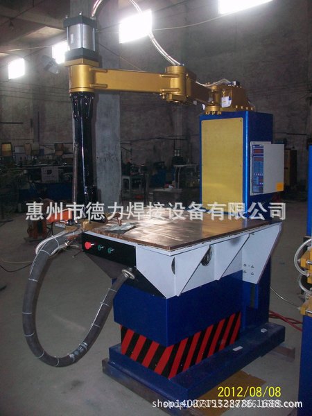 全國聯(lián)保廠家直銷 德力DNT多關(guān)節(jié)搖臂式臺面點焊機(jī)