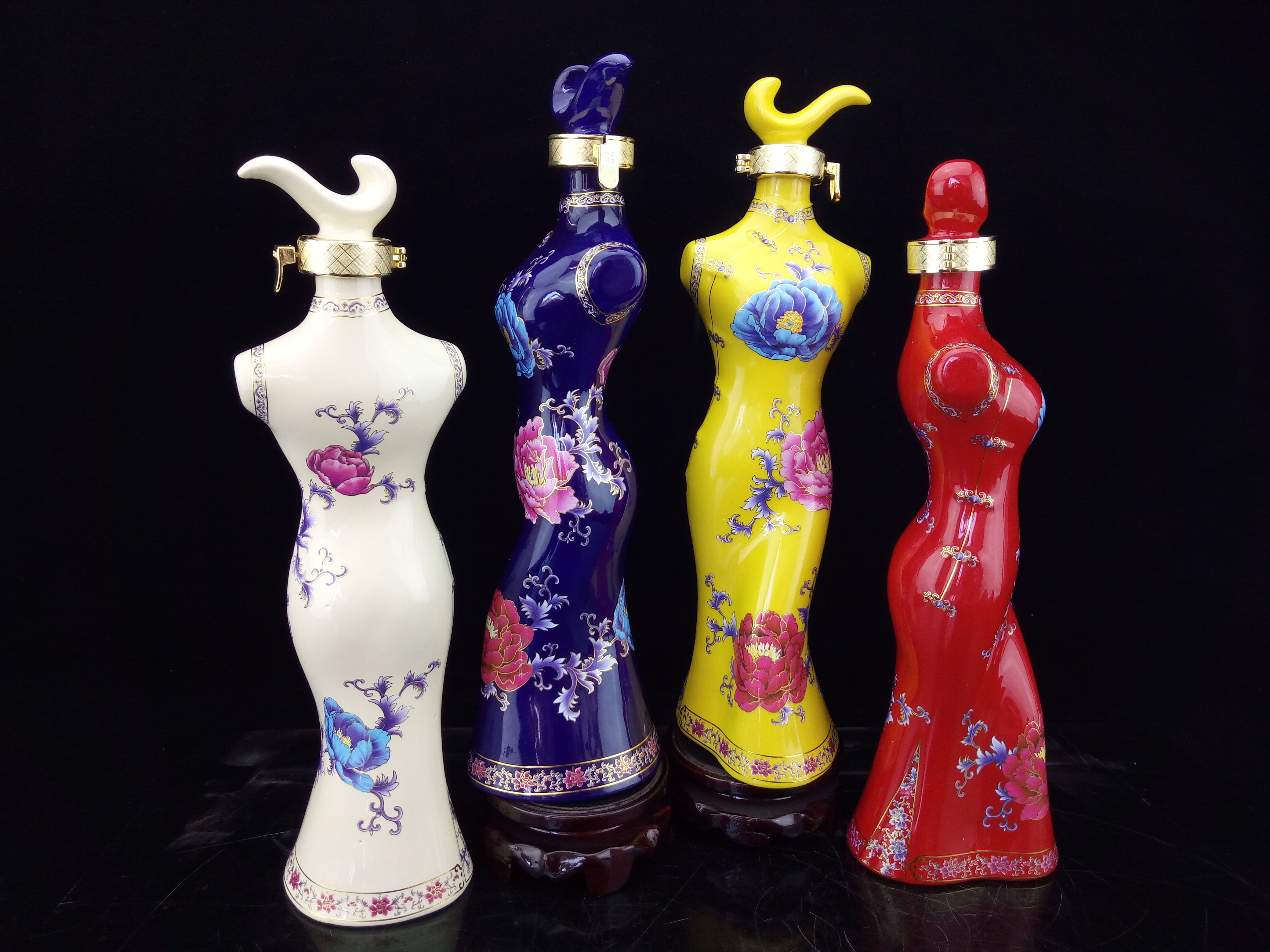 供應(yīng)1斤富貴人旗袍陶瓷酒瓶 景德鎮(zhèn)宏世陶瓷酒瓶廠 廠家直銷 1-20斤酒瓶批發(fā)