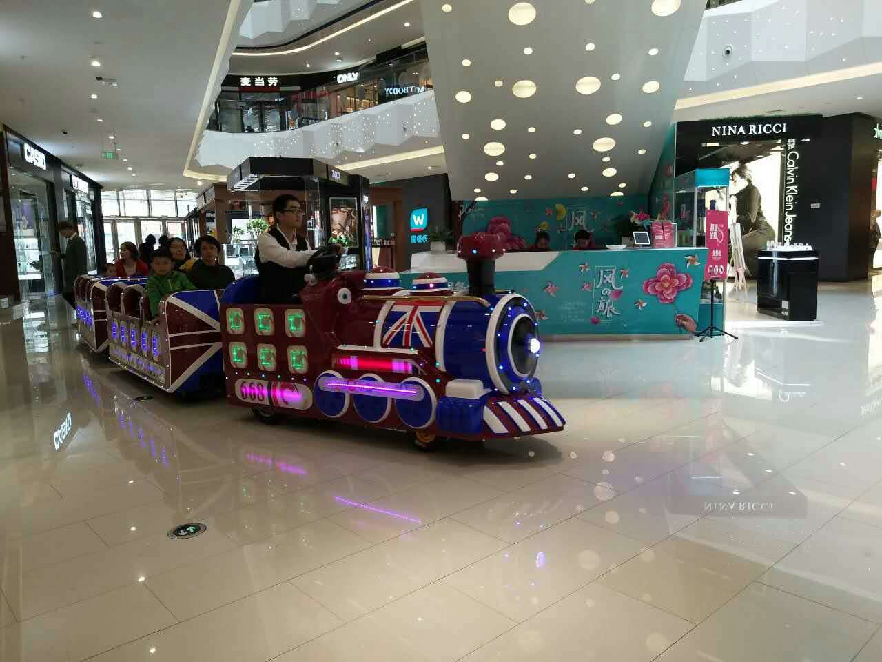 大型電動(dòng)游樂設(shè)備@托馬斯無軌仿古火車@無軌觀光火車廠家直銷