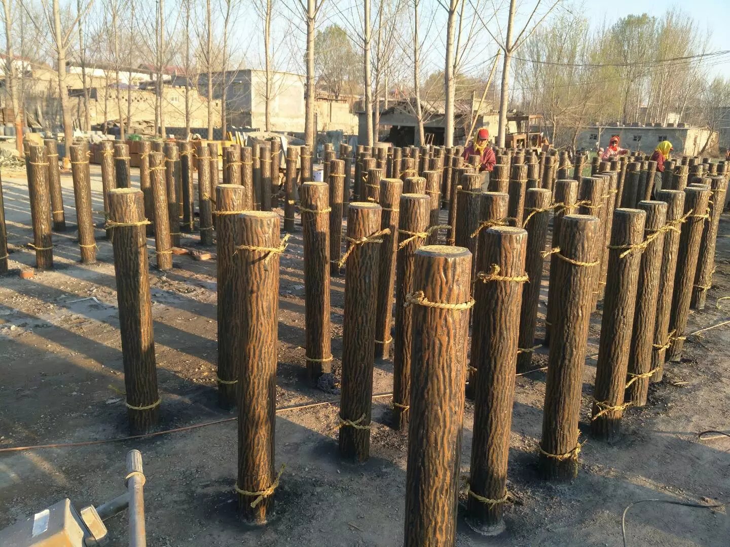 供應(yīng)仿樹皮欄桿 仿木欄桿 仿石護欄 免運費 免費技術(shù)指導(dǎo)