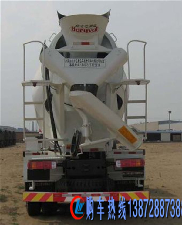 北奔重卡12方攪拌車