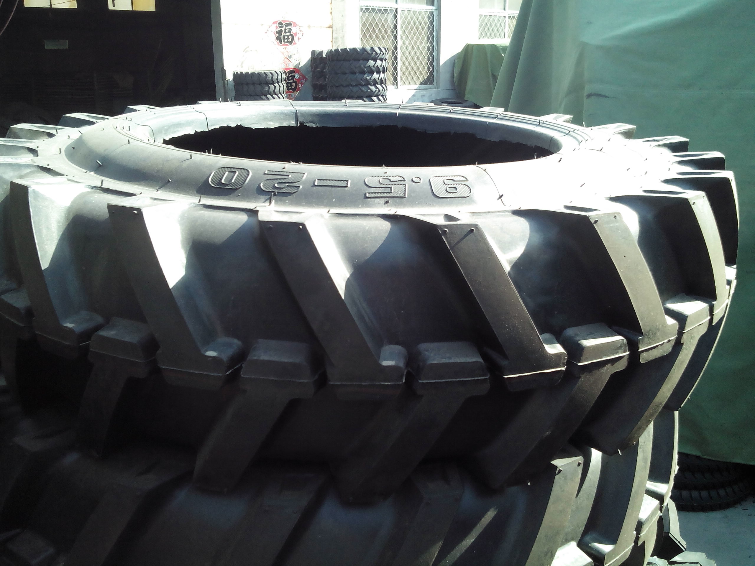 廠家直銷農(nóng)用車輪胎5.00-10全新三包拖拉機(jī)人字花紋輪胎