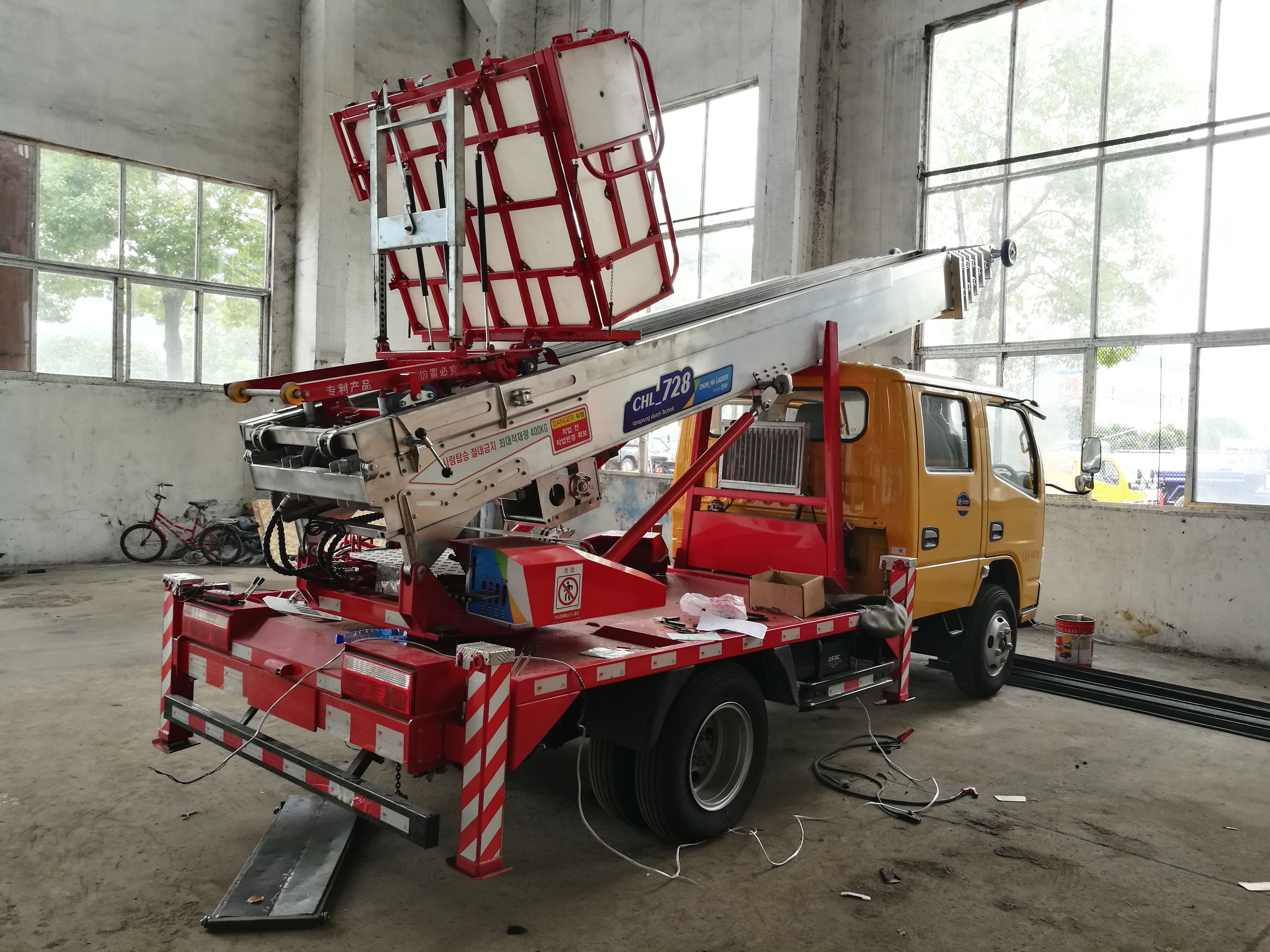 廠家出售云梯高空作業(yè)車 廠家一帶一路出售云梯高空作業(yè)車