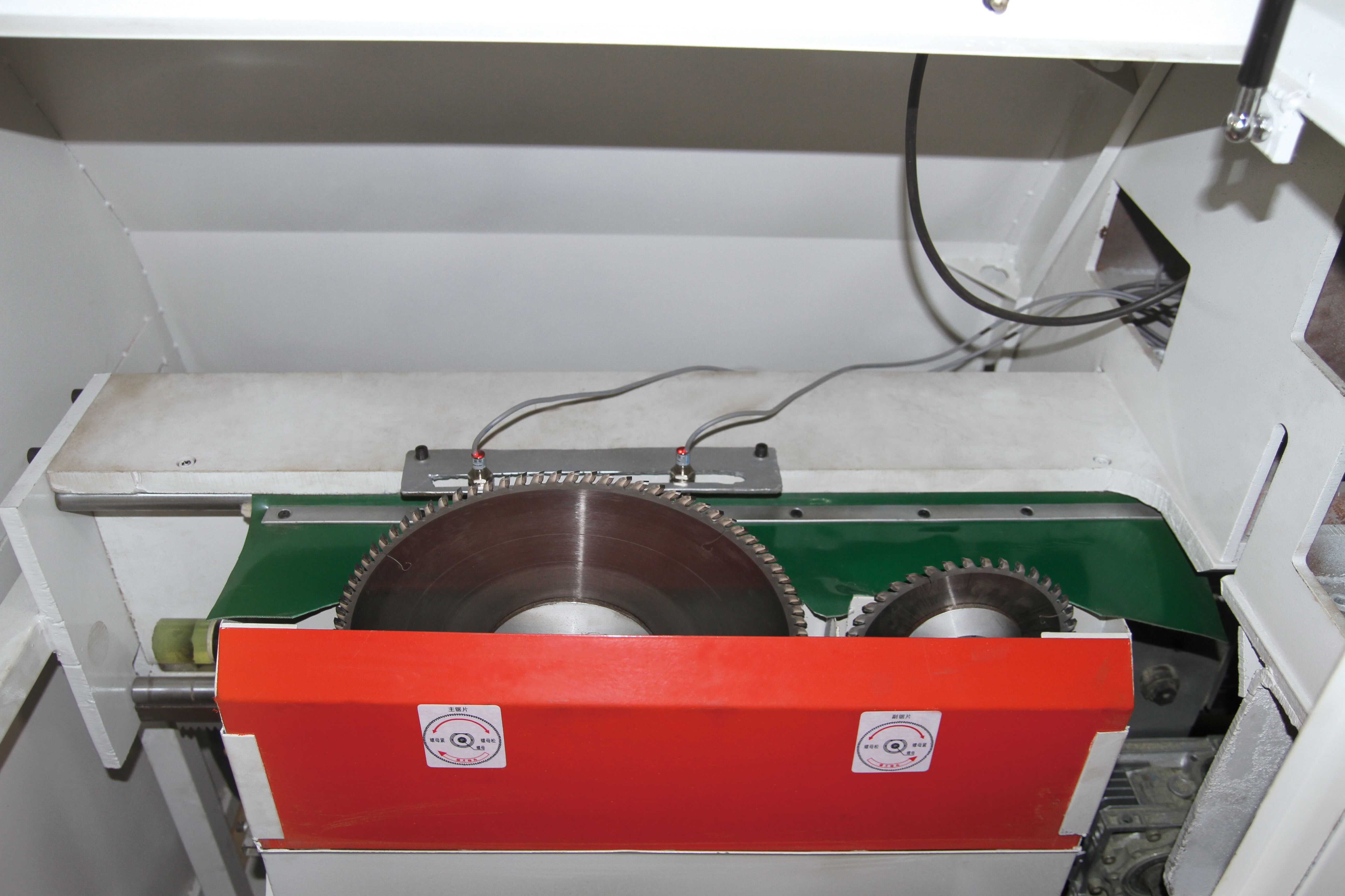 供應創(chuàng)寧電腦數(shù)控裁板鋸NP260B