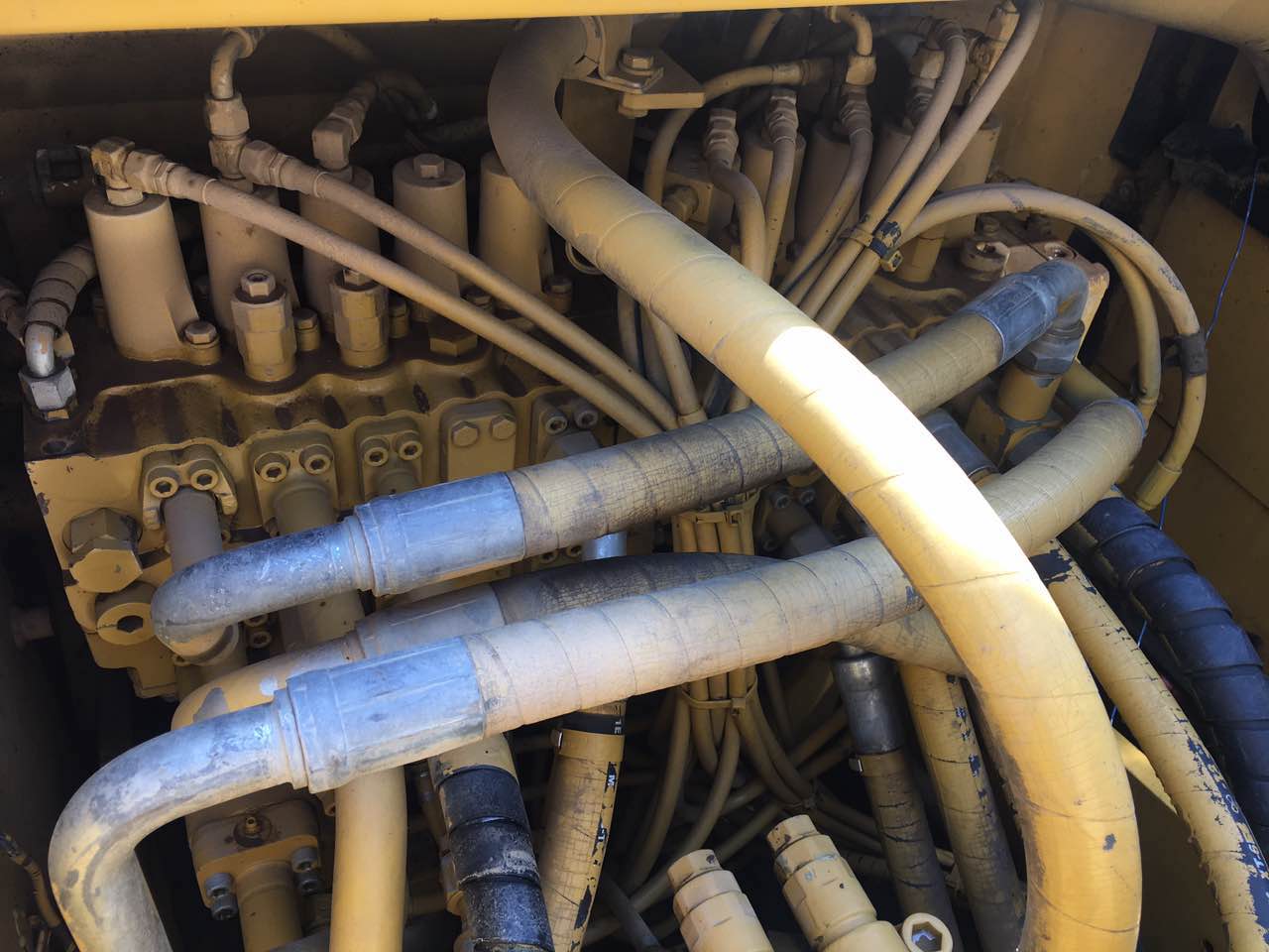 卡特320D2二手挖掘機全國包送，質保1年，手續(xù)齊全