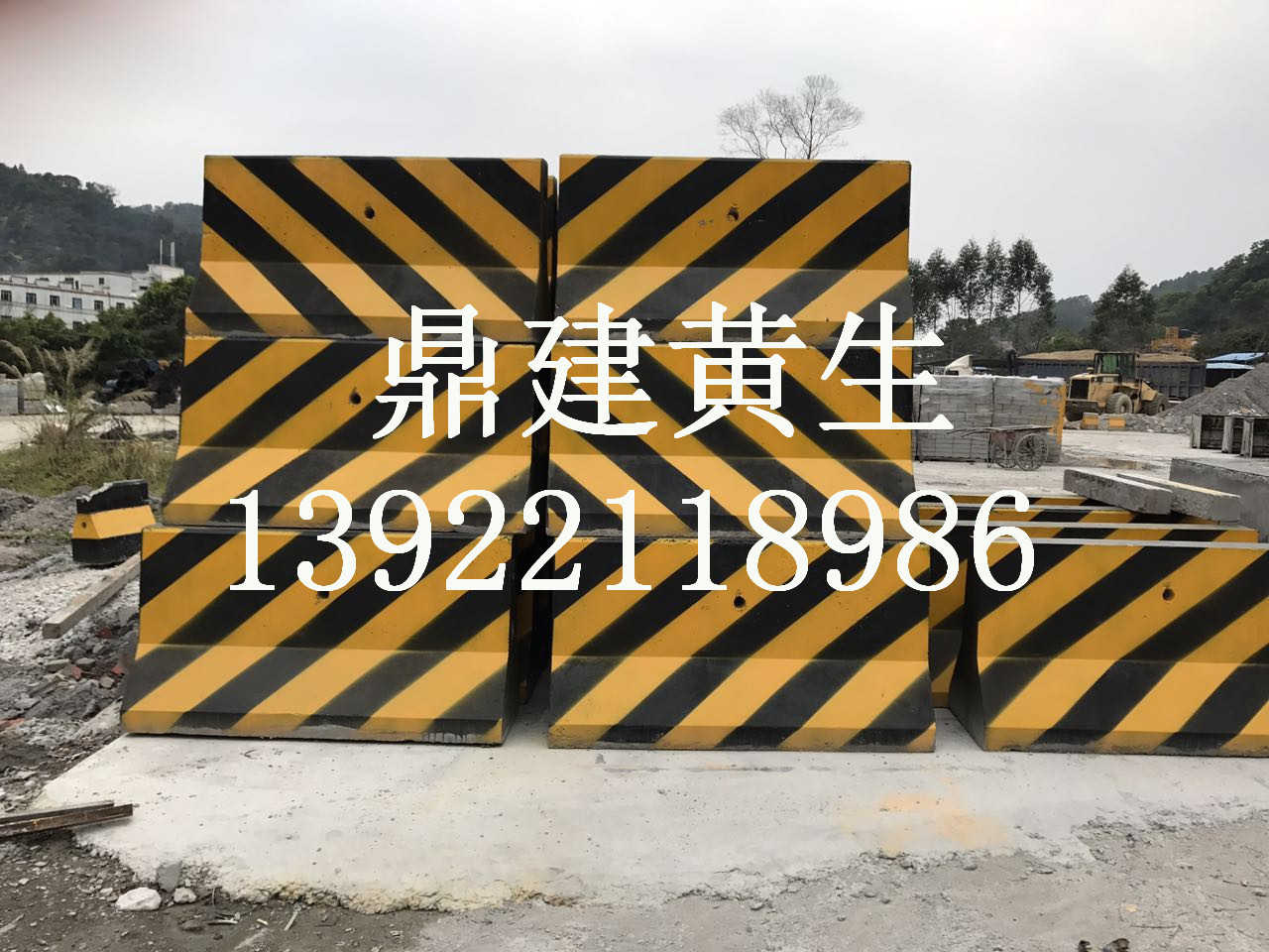 東莞水泥隔離墩實力生產(chǎn)廠家 東莞水泥隔離墩實力生產(chǎn)廠家