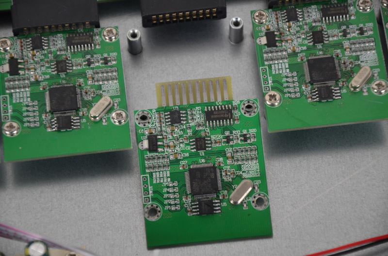 八路視頻字幕機(jī)OSD透明疊加清晰遠(yuǎn)程控制