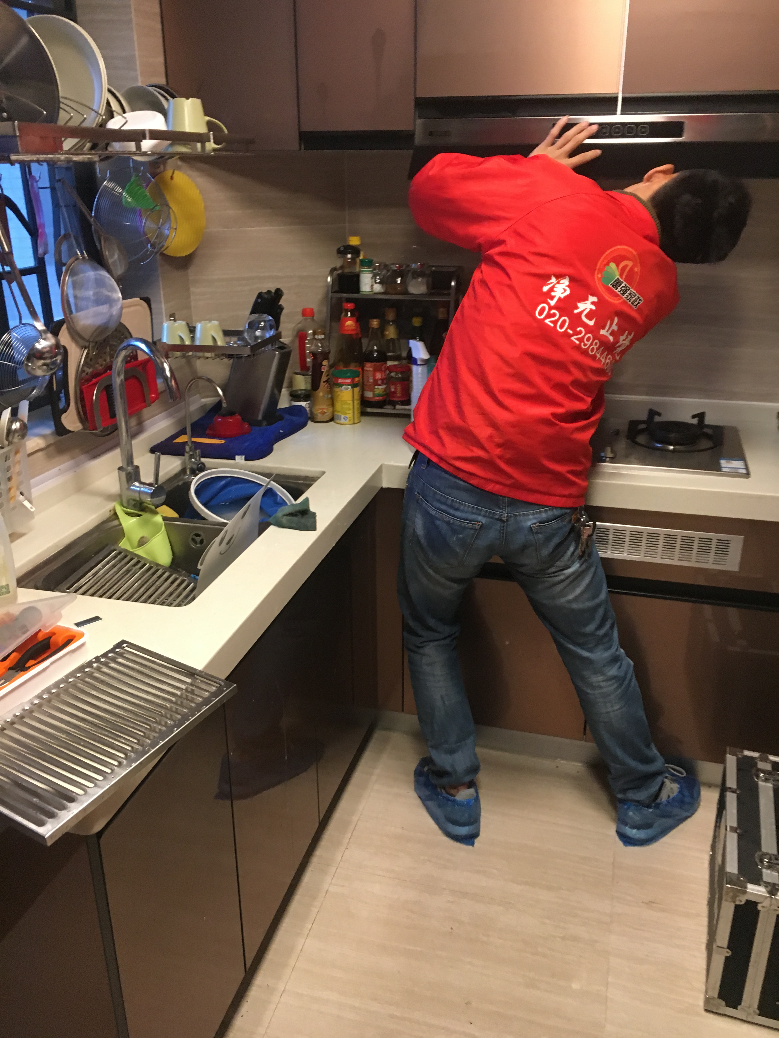 空調(diào)油煙機(jī)清洗保養(yǎng)