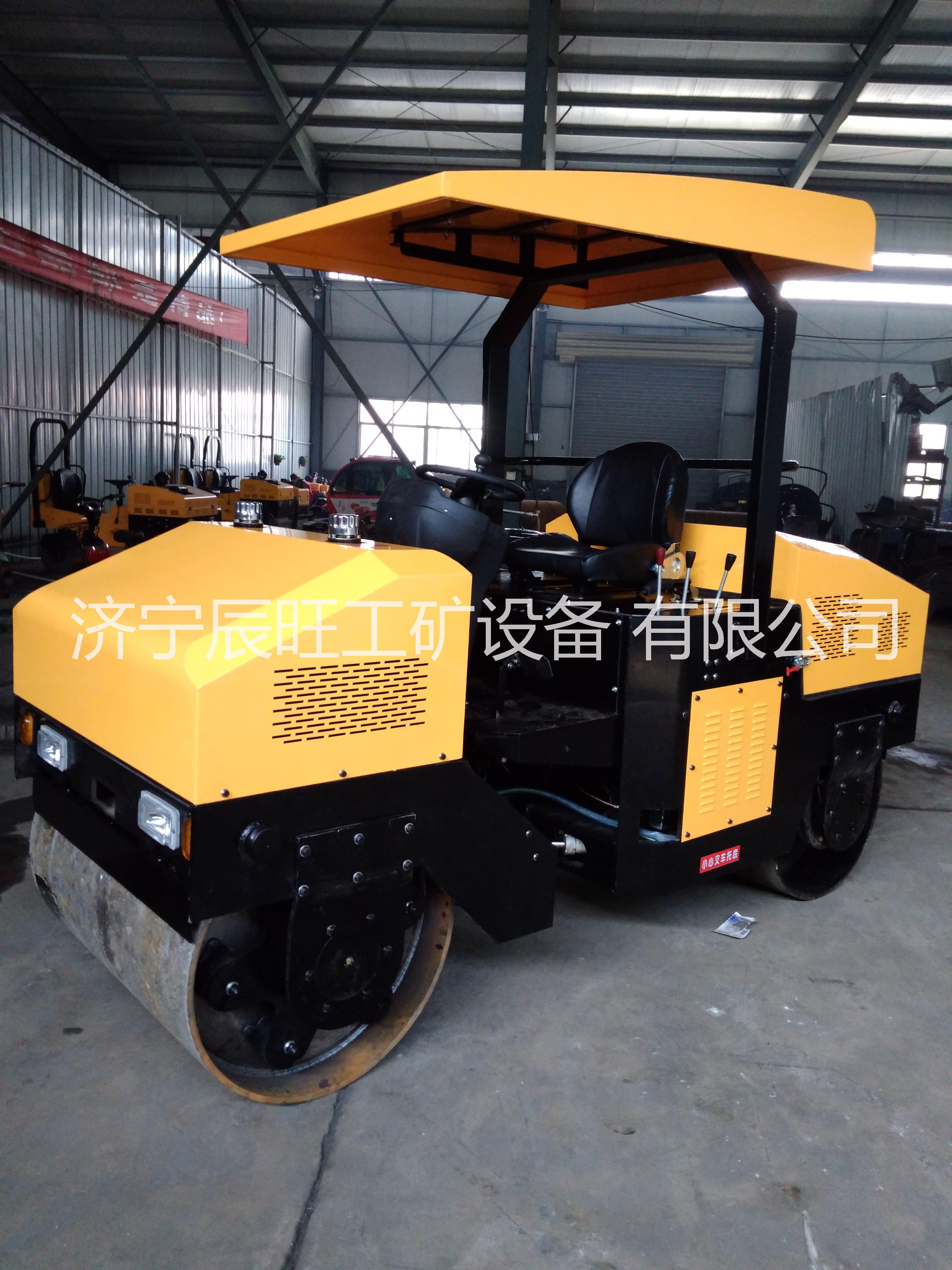 3噸全液壓雙鋼輪壓路機(jī)