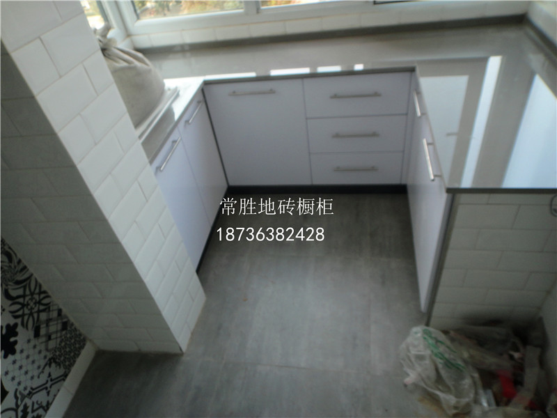 鄰居看我用瓷磚做櫥柜,回去也做了常勝地磚櫥柜