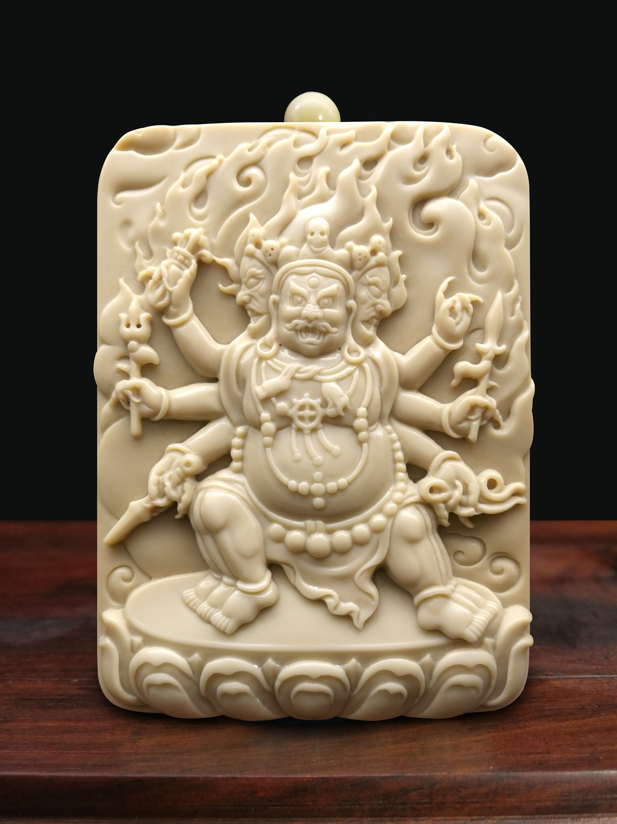 澳寶藏傳佛教寶石唐卡1