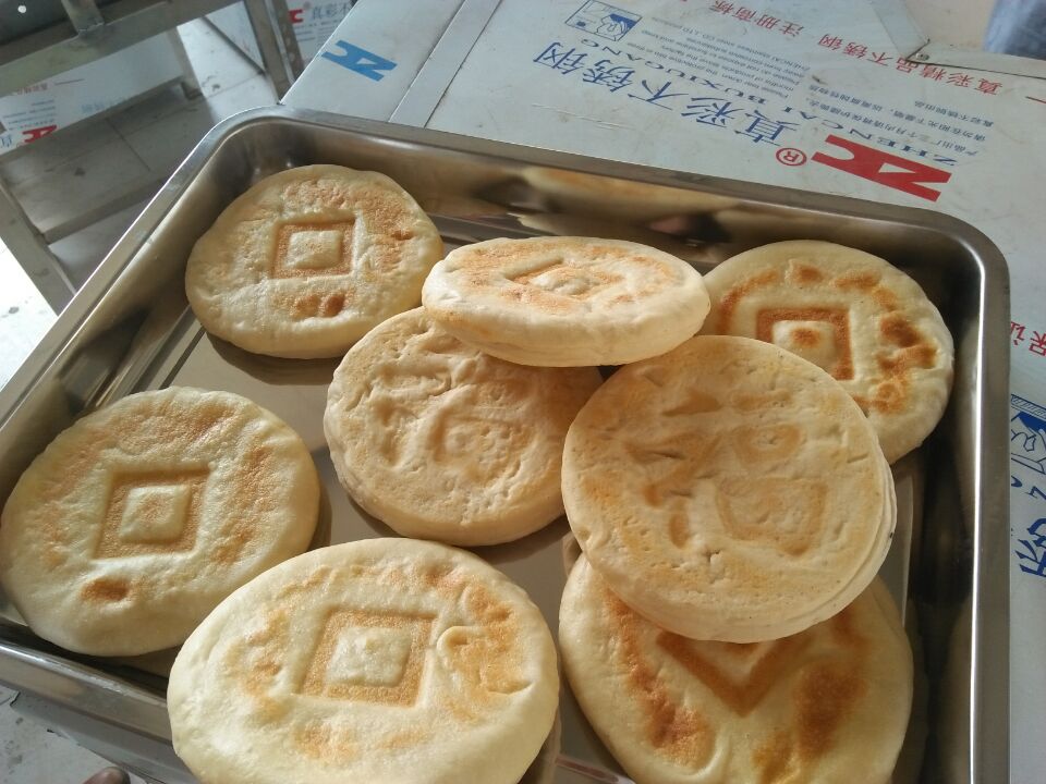 燒餅機(jī)萬元加盟燒餅機(jī)多功能燒餅機(jī)價(jià)格燃?xì)廪D(zhuǎn)爐燒餅機(jī)廠家直銷