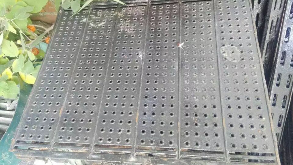 泊頭福臨廠家直銷母豬產(chǎn)床定位欄直銷母豬產(chǎn)床定位欄保豬保育