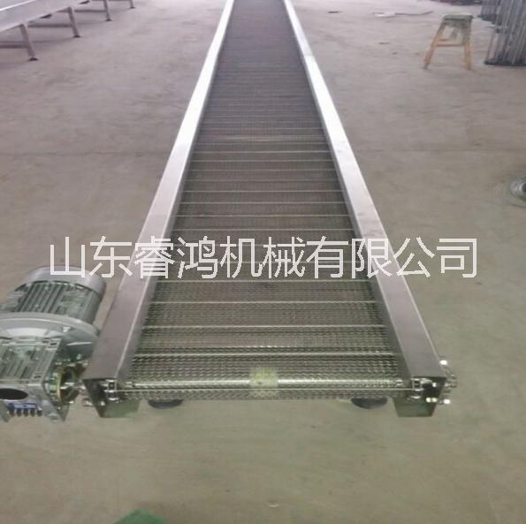 鏈板輸送機(jī)廠家 山東睿鴻推薦輸送肥料用不銹鋼鏈板輸送機(jī) 產(chǎn)品輸送到末端自動停止
