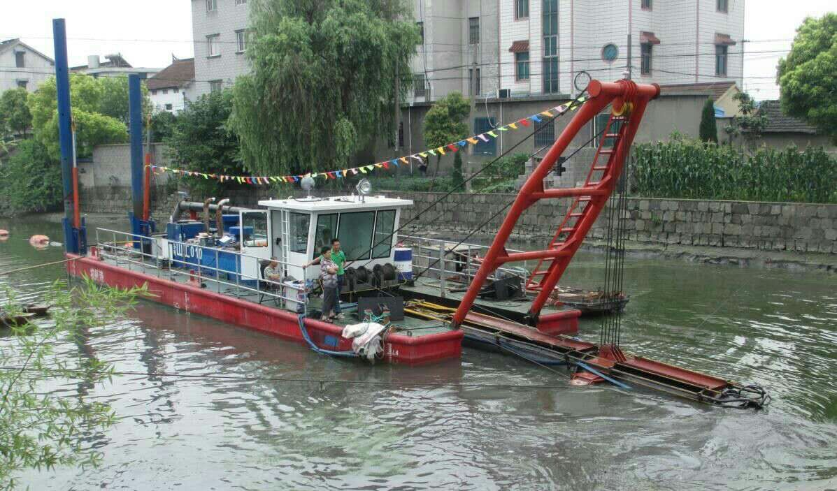 河南挖泥船報價_漳州抽沙船報價_清淤船報價_河南清淤設(shè)備價格