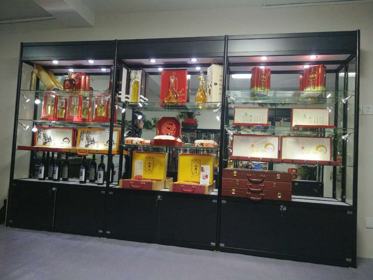 漳州展柜定制廠家 漳州展柜定制批發(fā) 漳州展柜定制電話 漳州展柜定制價格 漳州展柜定制哪家好