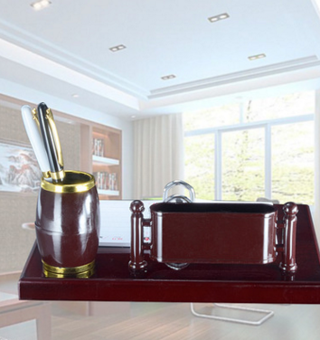 *2017年仿紅木臺(tái)歷定制創(chuàng)意個(gè)性商務(wù)木質(zhì)廣告辦公臺(tái)歷架批發(fā)