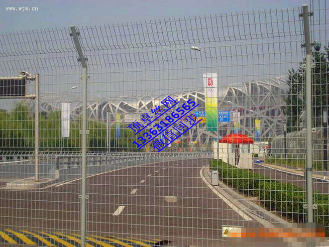 遵義護欄網(wǎng)廠家 雙邊絲護欄網(wǎng) 鐵絲網(wǎng)圍欄