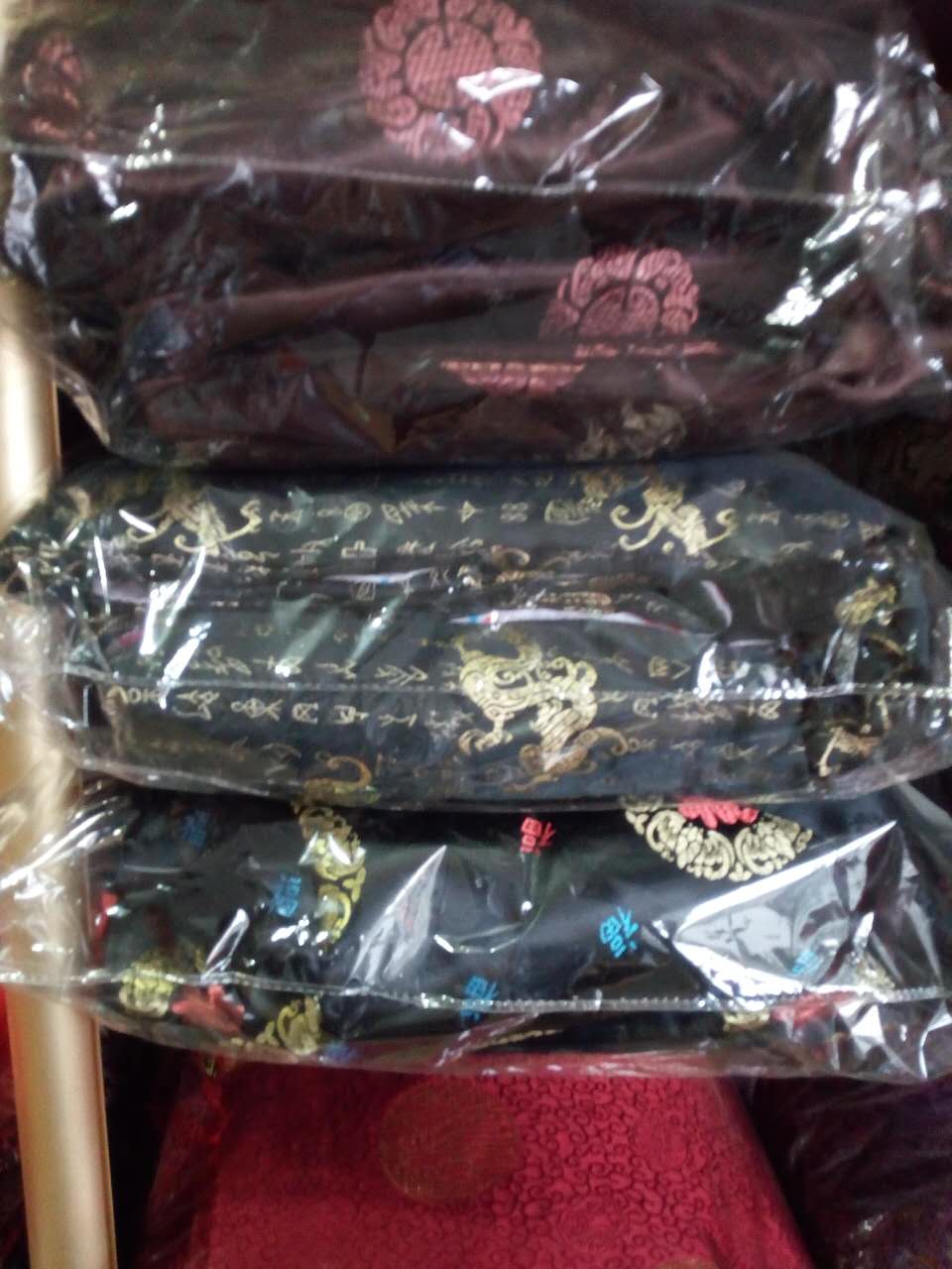 濟(jì)南歷城千蚨*男女壽衣套裝花圈骨灰盒殯葬用品專售價(jià)格親民現(xiàn)全濟(jì)南真誠(chéng)招加盟