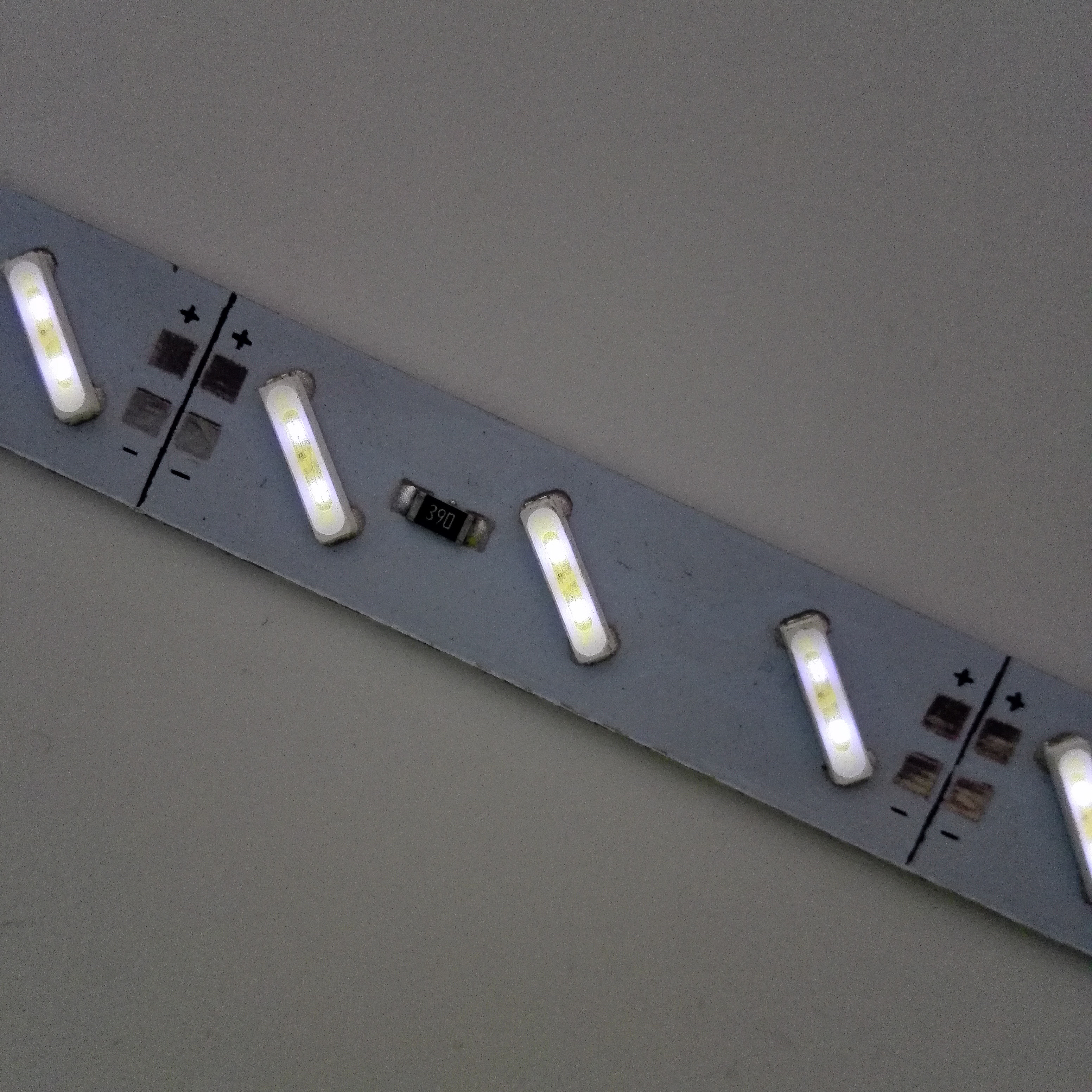 *Led 8250進口硬燈條高亮雙芯片硬燈條