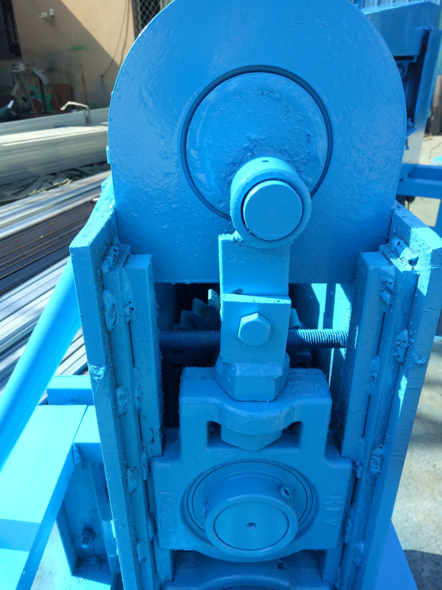 山東油桶設備油桶開蓋機廠家