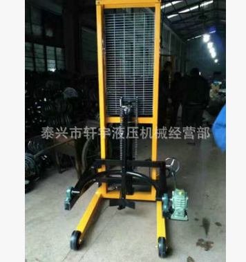 圓桶升高翻轉(zhuǎn)車 圓桶搬運(yùn)裝卸翻轉(zhuǎn)車 手動(dòng)液壓油桶倒料翻轉(zhuǎn)車批發(fā)