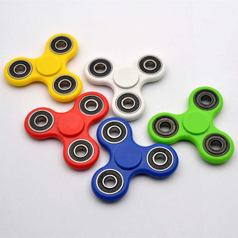 擺地?cái)傌浽粗讣馔勇?三葉陀螺