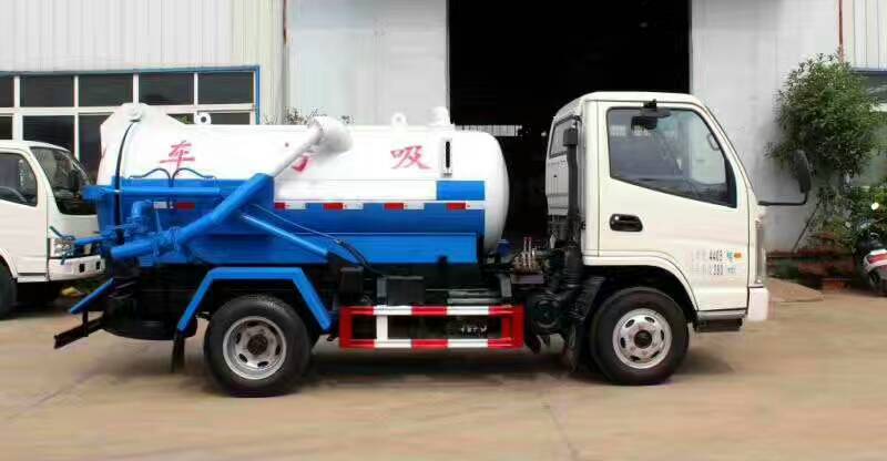 可以上藍(lán)牌的吸污車