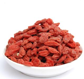 枸杞子泡水喝有哪些功效？ 月月紅枸杞批發(fā)