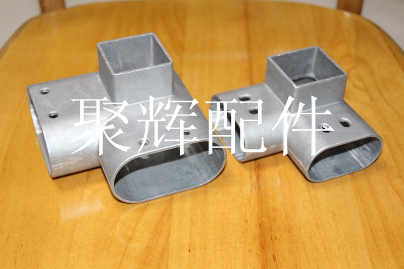 聚輝護(hù)欄配件廠家供應(yīng)陽(yáng)臺(tái)護(hù)欄配件直角三通 面管與面管連接件 三通 樓梯扶手配件