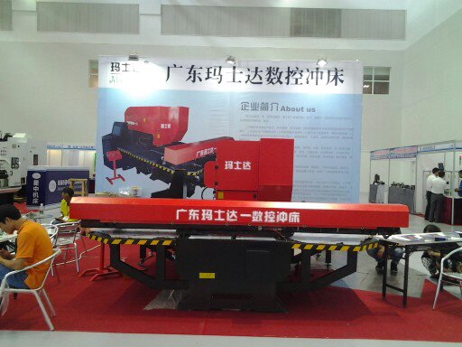 瑪士達(dá)中型數(shù)控沖床 全自動(dòng)沖床 鈑金加工*數(shù)控沖床 廠家*