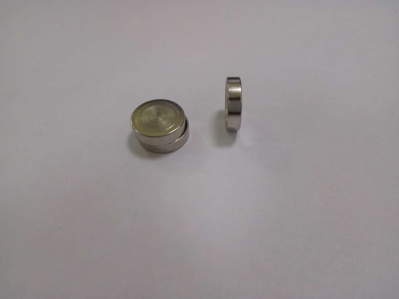 訂制加工 鐵磁芯，手機支架導(dǎo)磁芯自動車床加工，深圳廠家供應(yīng)
