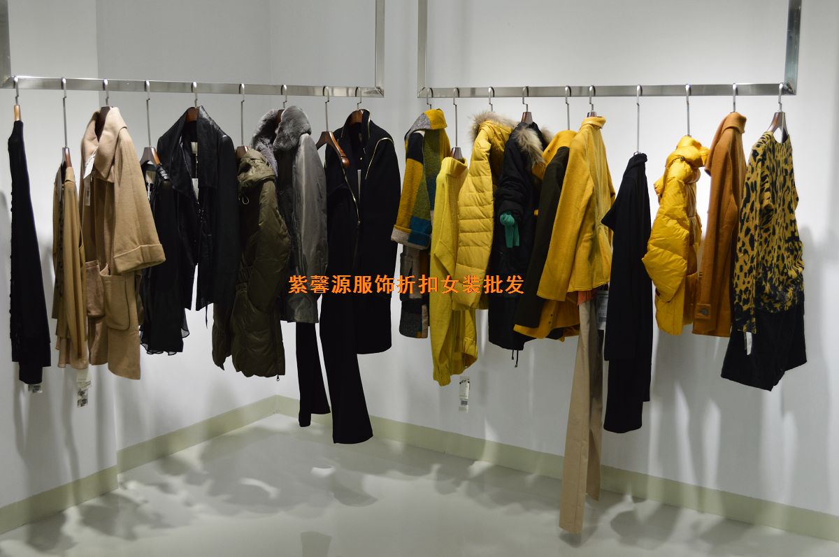 多款一二線品牌折扣女裝批發(fā)尾貨折扣