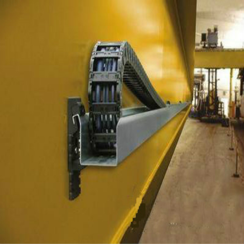 供應(yīng)拖鏈、鋼鋁拖鏈、塑料托鏈、拖鏈生產(chǎn)廠家、拖鏈價格、拖鏈型號、拖鏈材質(zhì)、慶云縣廣達(dá)機(jī)床附件有限公司 電纜拖鏈 機(jī)床拖