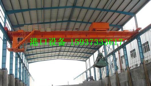 廣西西寧橋式起重機公司吊運物品的